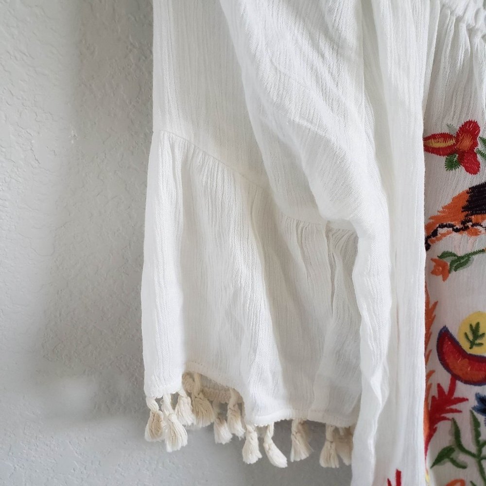 Umge Woman Peasant Embroidered Top Size S On or Off Shoulder Gauzy Tassels - Picture 6 of 6